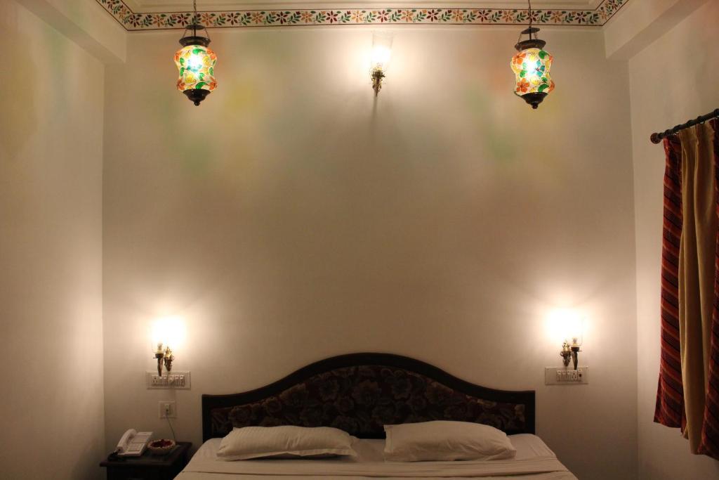 Hotel Thamla Haveli Udaipur Room photo